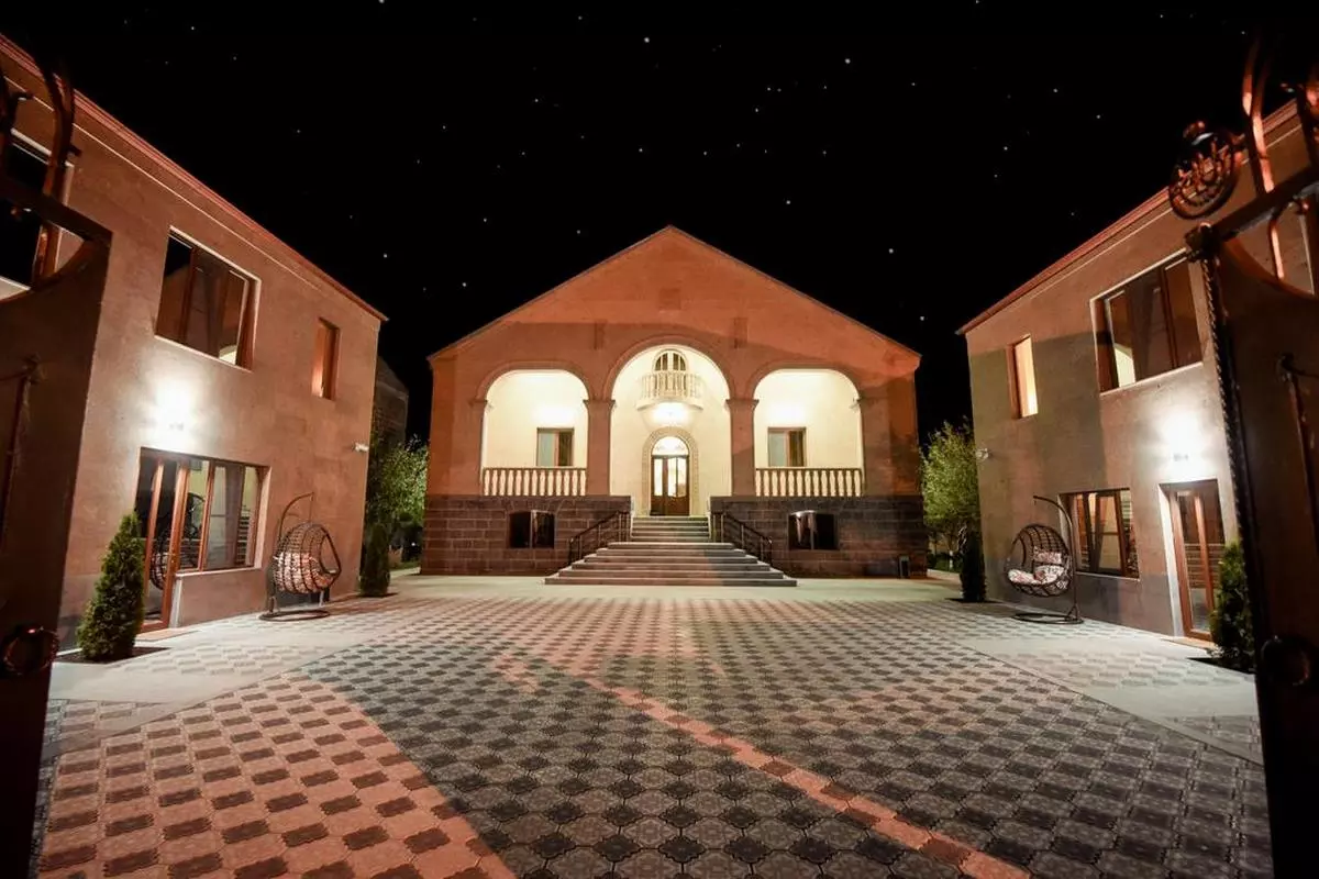 Royal Palace Hotel VAN (Copy).jpg